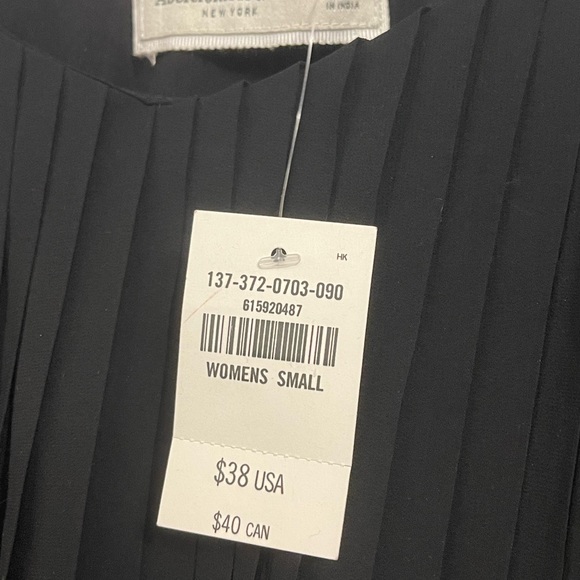 NWT Abercrombie & Fitch Tank Top Blouse | Size Small - Picture 2 of 4